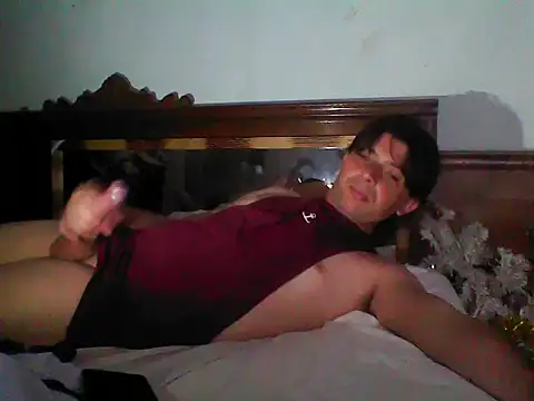 Snapshot of frank32love chatting on October 2, 4:27 am frank32love online show from October 2, 4:27 am