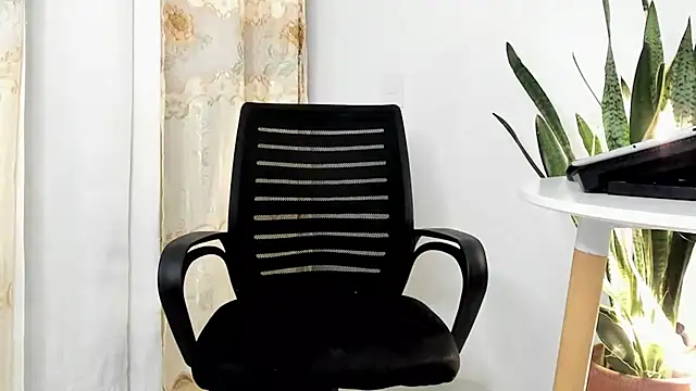 JuanDiegoKing online show from November 29, 2:02 am