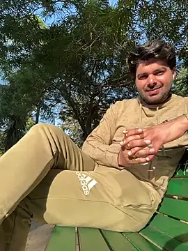 Snapshot of Gaonkadesilonda chatting on December 4, 10:13 am Gaonkadesilonda online show from December 4, 10:13 am