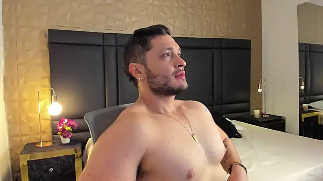 JossAckland online show from December 21, 7:38 pm