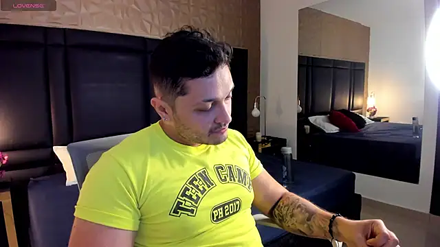 JossAckland online show from December 3, 7:11 pm