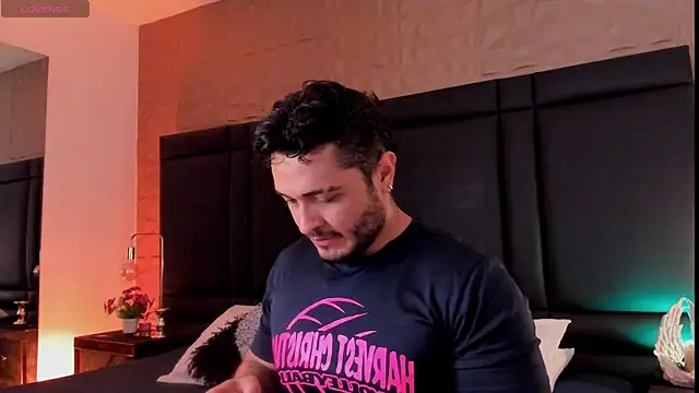 JossAckland online show from October 1, 7:40 pm