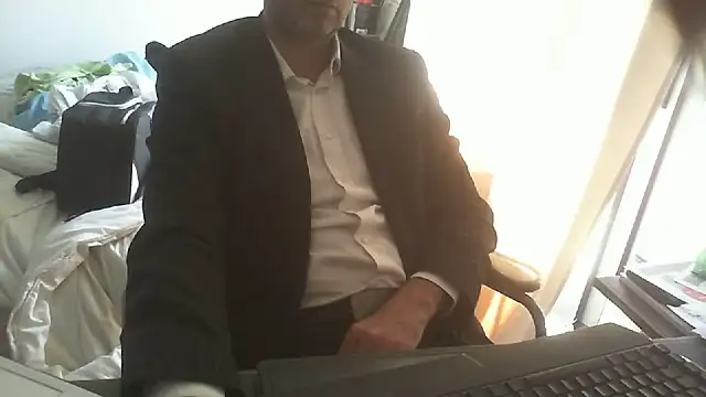 shyfrenchcock1 online show from May 28, 8:23 am