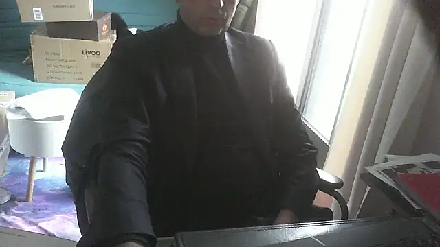 shyfrenchcock1 online show from February 10, 2:33 pm