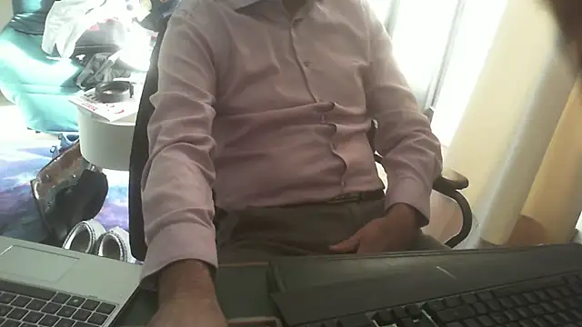 shyfrenchcock1 online show from November 10, 10:53 am