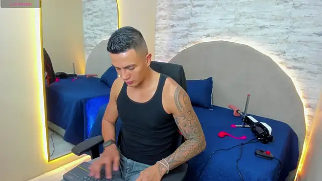 Aron Bolt online show from January 30, 9:14 pm