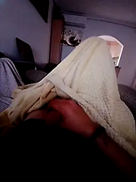 fonsi05 online show from April 11, 7:56 am