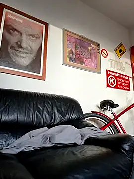 mileflav0r online show from April 11, 5:58 am