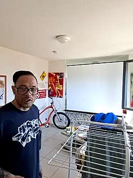 mileflav0r online show from April 16, 8:58 am