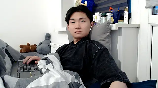 Miram Yu online show from April 26, 5:43 pm