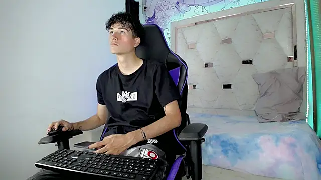 johnny cagee online show from April 8, 3:51 am