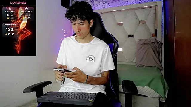 johnny cagee online show from April 10, 3:46 am