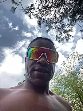 Snapshot of ElNegroRony chatting on February 7, 3:52 pm ElNegroRony online show from February 7, 3:52 pm