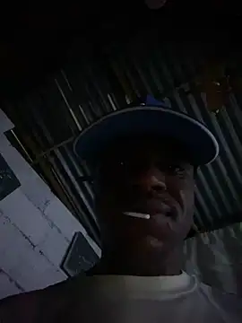 Snapshot of ElNegroRony chatting on December 28, 1:08 am ElNegroRony online show from December 28, 1:08 am