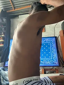 Snapshot of ElNegroRony chatting on January 4, 5:16 pm ElNegroRony online show from January 4, 5:16 pm