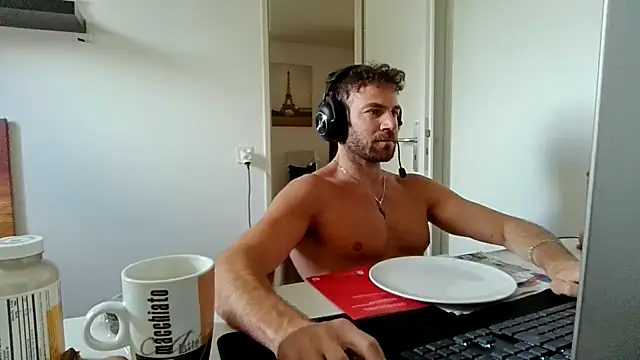 alpha-hunk online show from June 5, 9:26 am