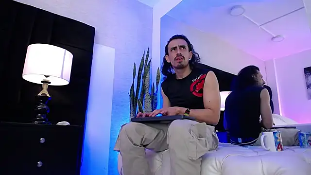 Sr Magnus  online show from February 21, 12:39 pm