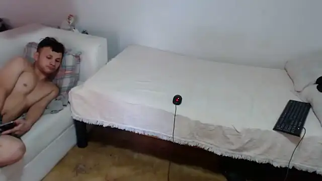 dani07- online show from March 15, 7:38 pm