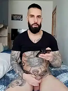 Snapshot of Gioeltoro89 chatting on December 6, 12:16 pm Gioeltoro89 online show from December 6, 12:16 pm
