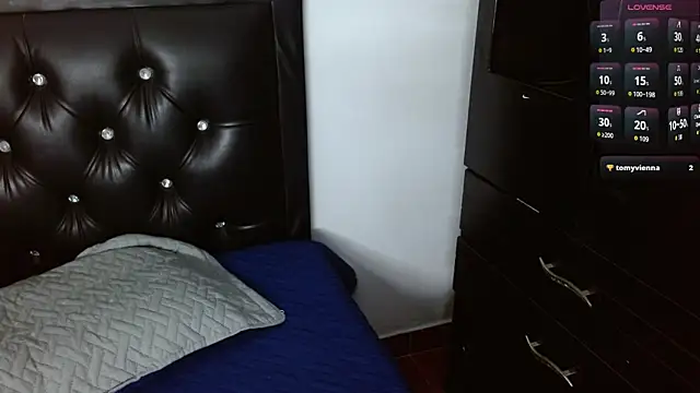 hots boygg online show from November 5, 9:50 pm