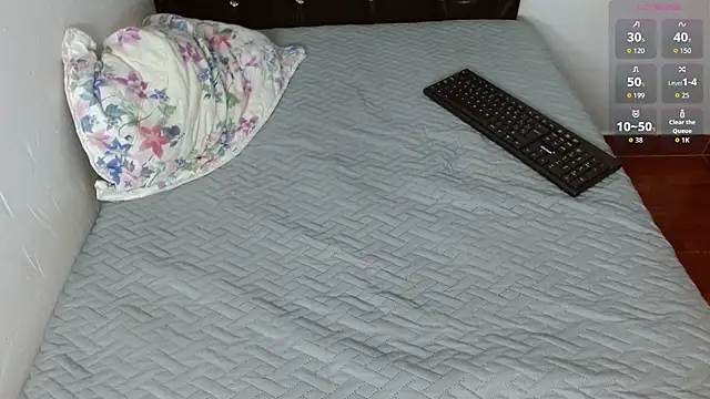 hots boygg online show from December 5, 10:17 pm