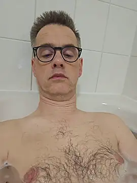 Hectorthyssen1 online show from April 15, 8:09 pm