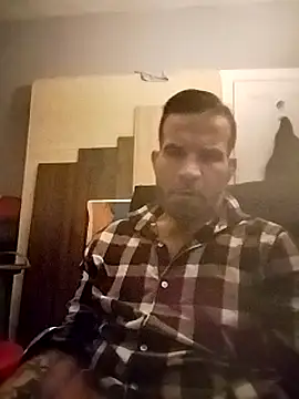 Snapshot of johnnyrockit chatting on December 12, 1:39 pm johnnyrockit online show from December 12, 1:39 pm