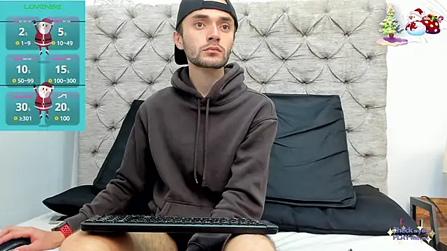 Snapshot of jakemagnus chatting on December 18, 12:29 pm jakemagnus online show from December 18, 12:29 pm