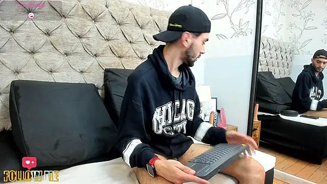 Snapshot of jakemagnus chatting on January 9, 5:43 pm jakemagnus online show from January 9, 5:43 pm