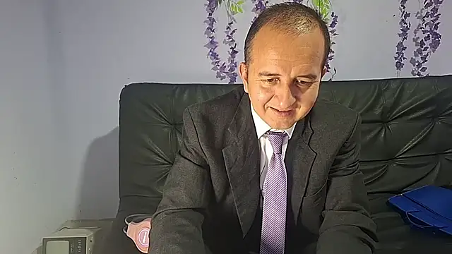 yazforeSolo online show from November 21, 2:38 pm