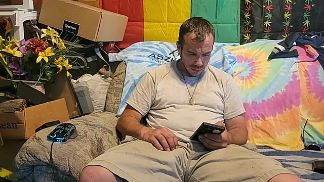 ScubaStevex online show from June 3, 4:45 pm