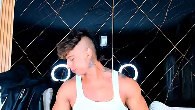 Owen Muzcle online show from October 11, 2:59 am