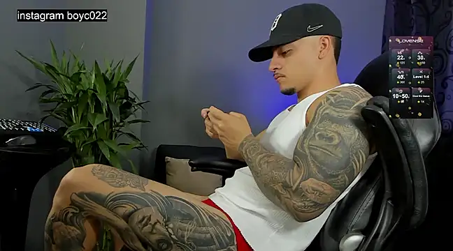 boyc022  online show from March 21, 11:34 pm