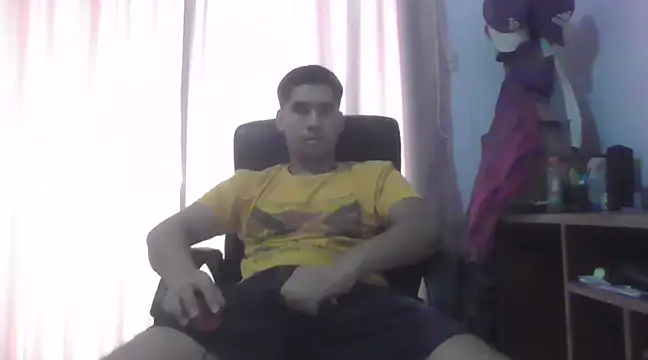 estudiante69 online show from February 8, 9:25 pm