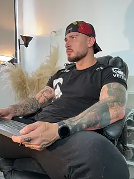 DimitriSullivan  online show from June 26, 7:49 pm
