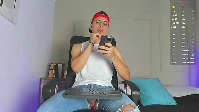 Snapshot of -Bruno-Bs chatting on February 18, 2:27 pm -Bruno-Bs online show from February 18, 2:27 pm