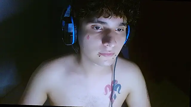 Charley quin online show from April 16, 11:29 pm