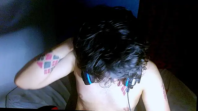 Charley quin online show from April 11, 11:30 pm