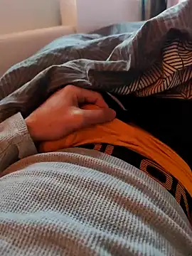 ariel-rick online show from December 11, 8:05 am