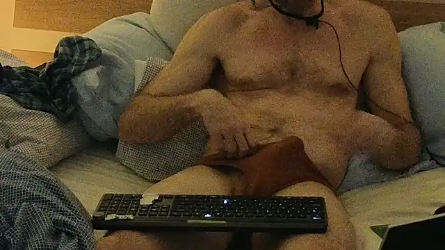 Twowellshapedheads online show from March 31, 10:44 pm