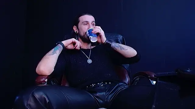 AxelColton online show from October 31, 11:35 am