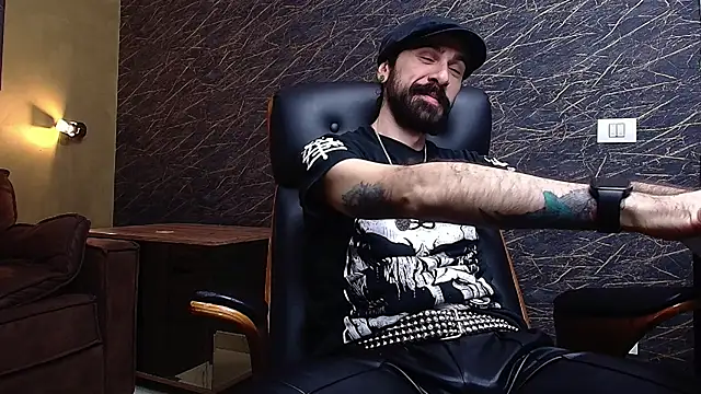 AxelColton online show from January 11, 10:30 am