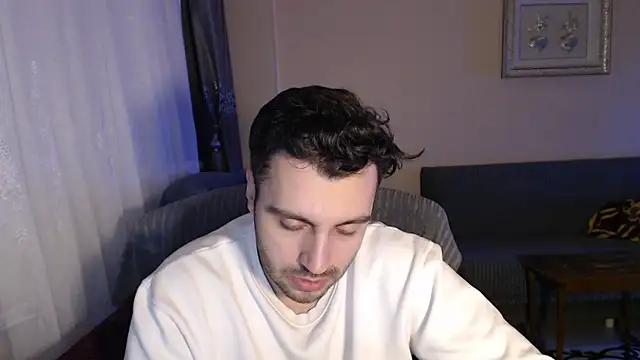 handsomeee04 online show from November 13, 10:35 pm