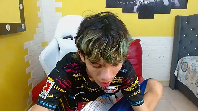 andy dan18 online show from March 31, 8:43 pm