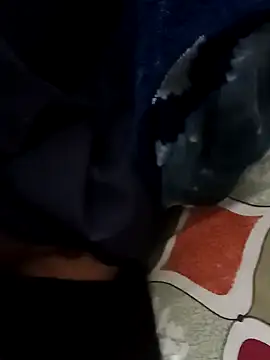 Snapshot of playboyz77 chatting on December 25, 1:31 am playboyz77 online show from December 25, 1:31 am