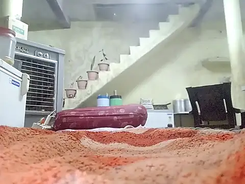 Snapshot of r379 chatting on October 1, 7:45 am r379 online show from October 1, 7:45 am