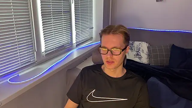 Leonnextdoor online show from January 9, 9:14 am