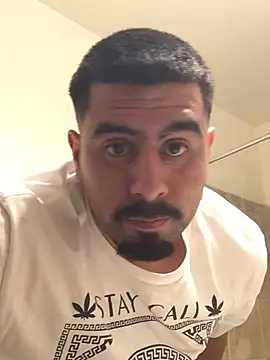 k1oudE online show from January 1, 5:54 am