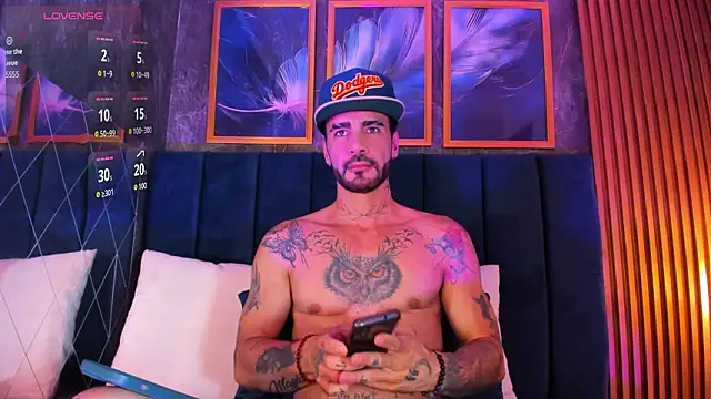 Lancelot Benwick online show from February 8, 1:00 am