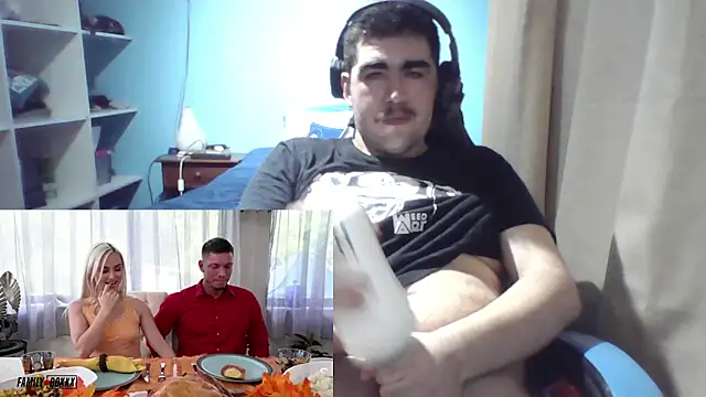 Snapshot of Elrep_tile chatting on February 9, 1:01 am Elrep tile online show from February 9, 1:01 am